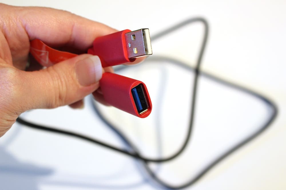 rallonge USB permettant de brancher la Kamvas 16 (2021) sur secteur.