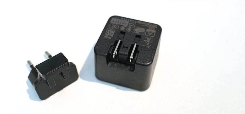 Branchement de la tablette graphique Artist Pro 16 de XP-Pen : le chargeur